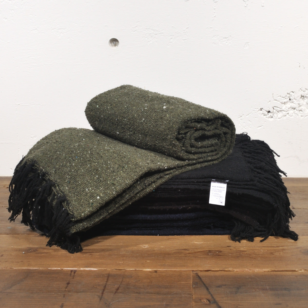 ラグフォレスト(Rug Forest)無地メキシカンブランケット/ブラックフリンジ Solid Mexican Blanket Black fringe[約200×125cm] BLK